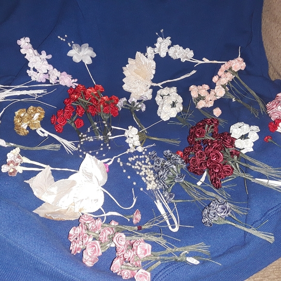 Lot of Crafting Flowers Made In Korea - Picture 1 of 12
